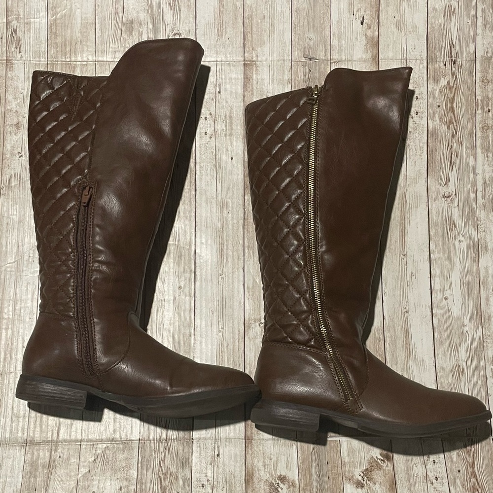 Women's Remy Quilted Zipper Riding Boots - Cognac 8 Wide Calf - Picture 4 of 10